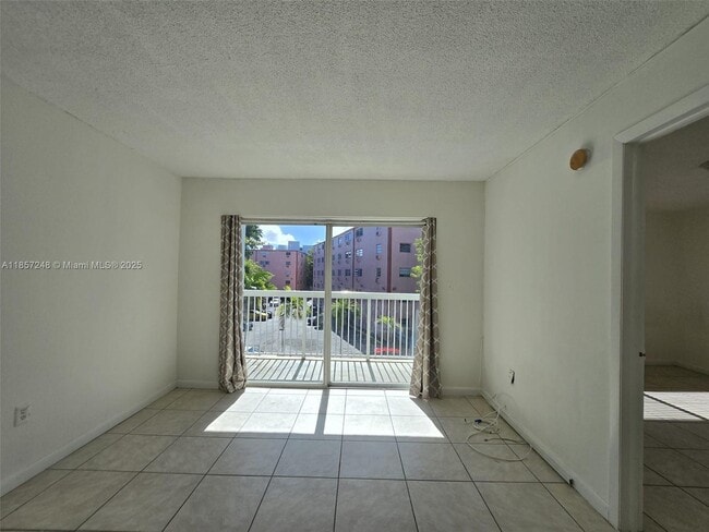 Building Photo - 2920 SW 28th Terrace