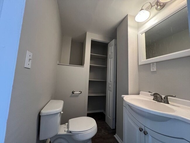 Building Photo - 163 Ave A SE