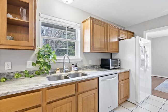 Building Photo - 1317 Baywood Ln