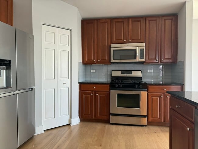 Building Photo - 2635 Loren Ln