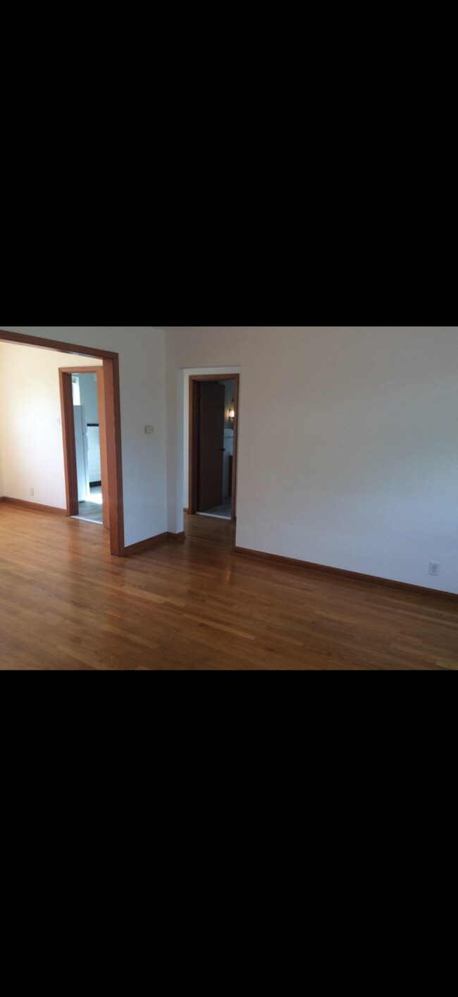 Building Photo - 4605 Jamieson Ave