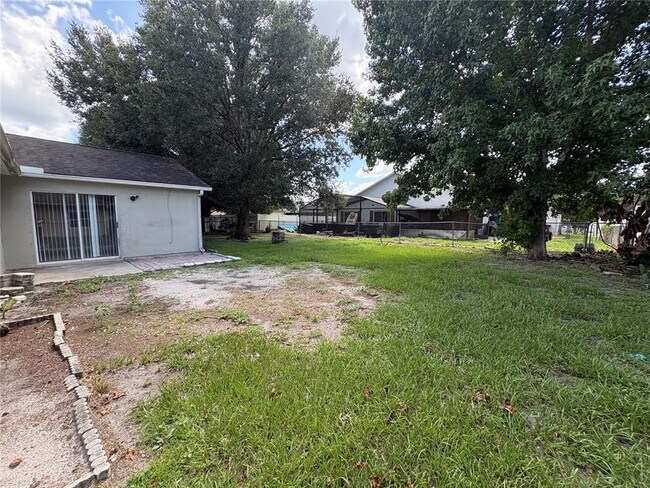 Building Photo - 305 Colonade Ct