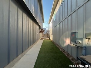 Building Photo - 1511 E Sandalwood Ln