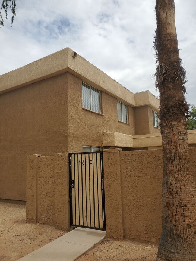 Building Photo - Cotton Center 136