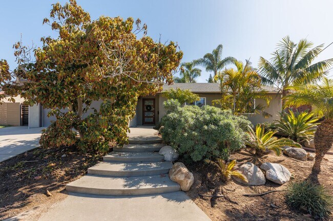 Building Photo - Charming Cardiff-by-the-Sea Cottage - Spacious, Great Neighborhood