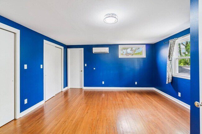 Building Photo - 710 Heatherwood Dr