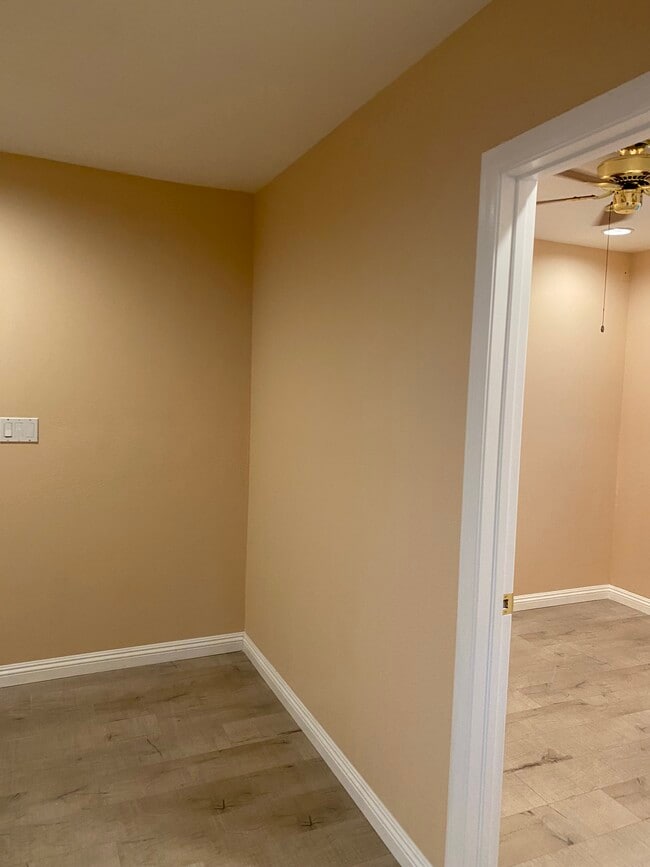 Building Photo - 5325 Glickman Ave