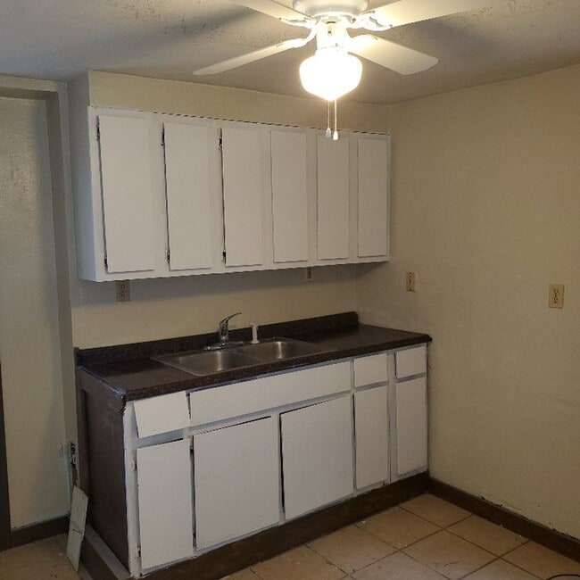 Building Photo - 3BDRM HOUSE FOR RENT