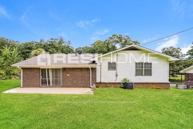 Building Photo - 824 Ridge Ln Dr