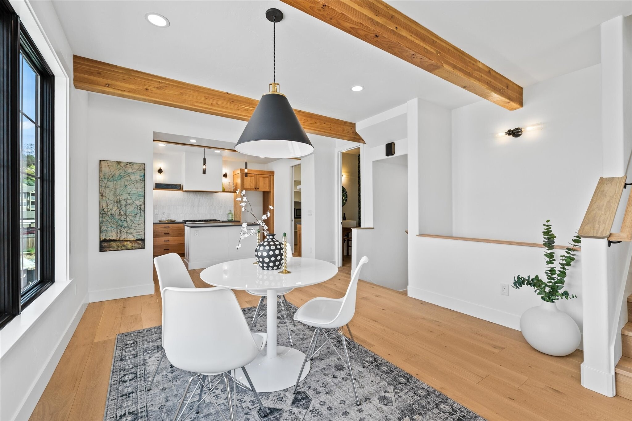 Building Photo - 614 N Avenue H Ave