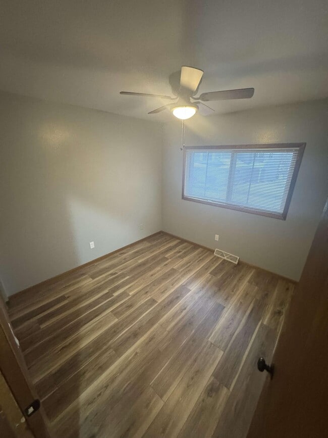 Building Photo - 821 Island Ct