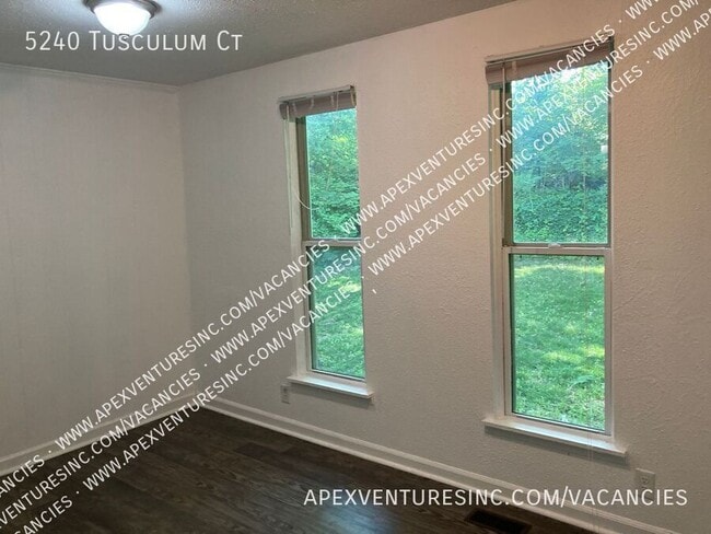 Building Photo - 5240 Tusculum Ct