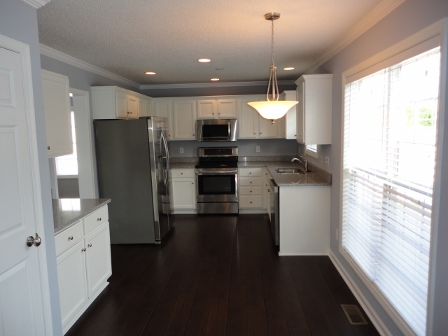 Building Photo - 125 Medford Cir