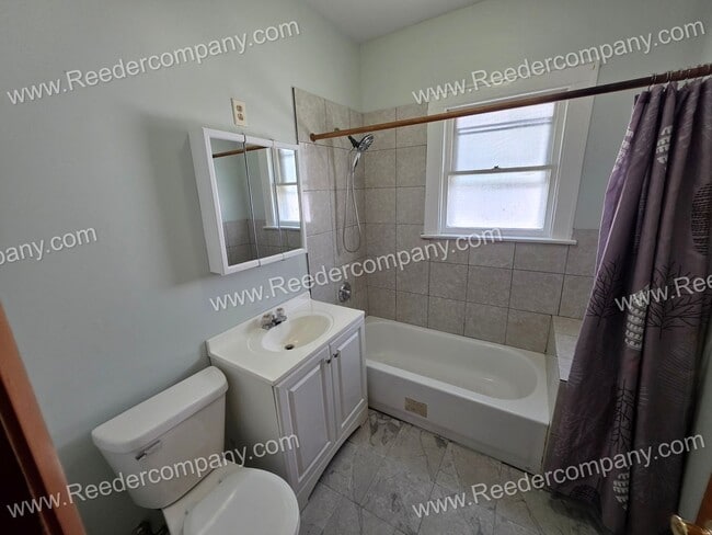 Building Photo - 2 bedroom 1 bathroom house
