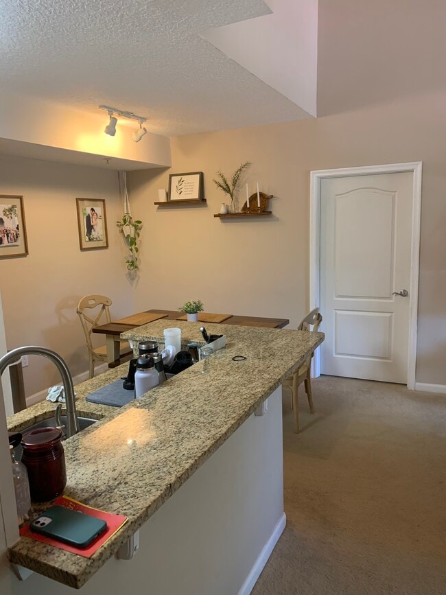 Building Photo - 5080 Fairways Cir