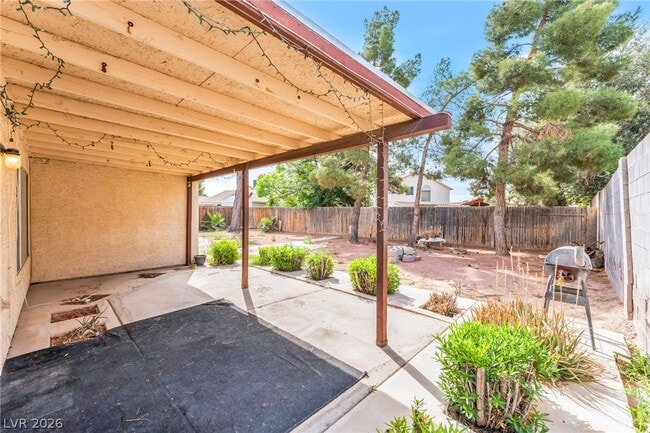 Building Photo - 5591 Ballinger Dr