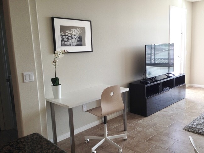 Building Photo - 3887 Pell Pl