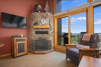 Building Photo - 1550 Amble Dr