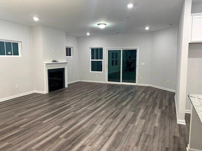 Building Photo - 501 Sage Oak Ln