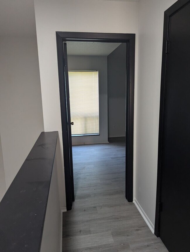 Building Photo - SECURITY DEPOSIT special
