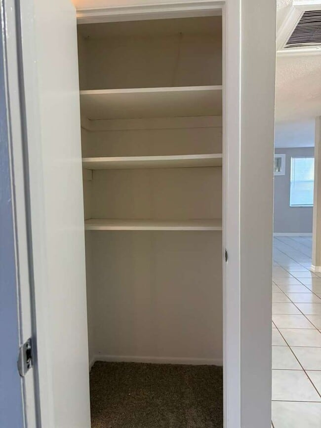 Building Photo - Gulfpfort Home With A Bonus Room