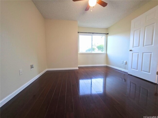 Building Photo - 95-1041 Ainamakua Drive Unit 1