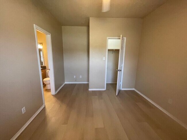 Building Photo - (((3/2)))Duplex Home @ Perfect Weatherford...