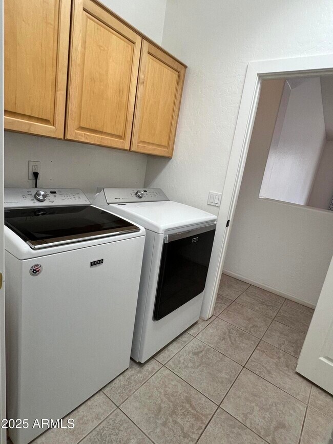 Building Photo - 4484 E Redfield Ct