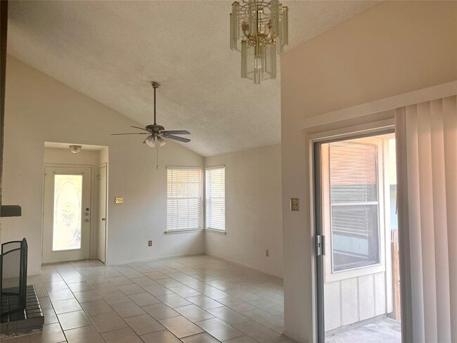 Building Photo - 11727 Norwegian Wood Dr