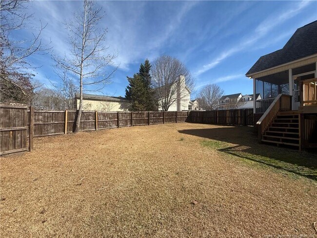 Building Photo - 352 Old Field Loop