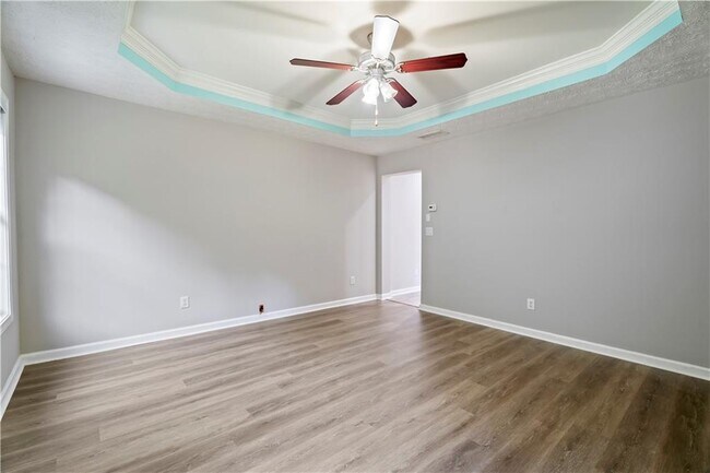 Building Photo - 3370 Palm Cir