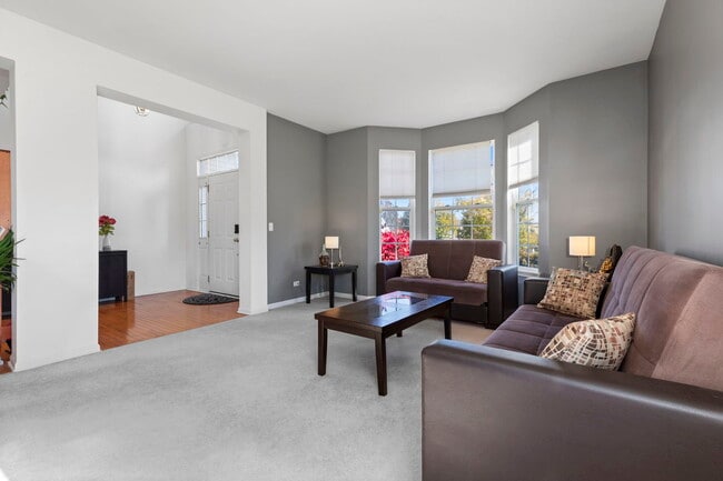 Building Photo - 9 Lake Plumleigh Ct