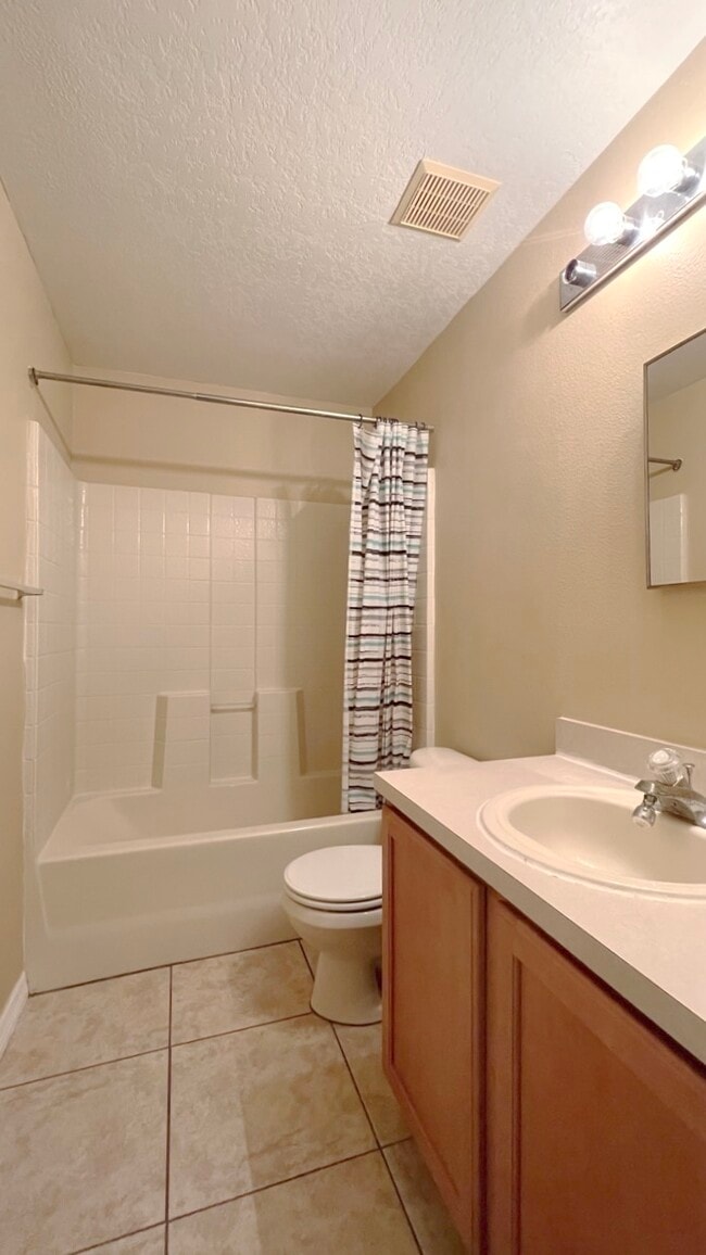 Building Photo - 831 Horseshoe Falls Dr