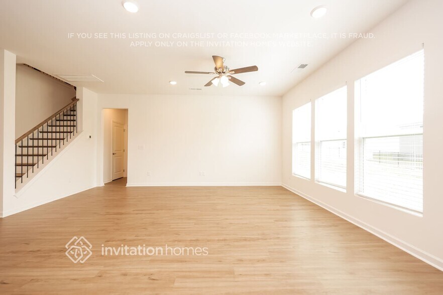Building Photo - 4017 Sadie St