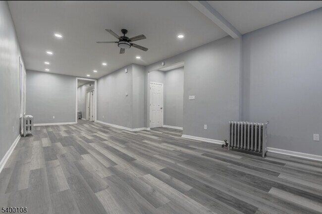 Building Photo - 89 Sheridan St