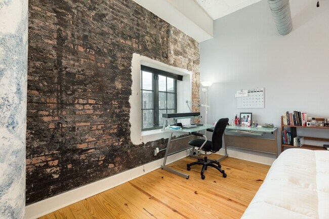 Building Photo - 104 Moody Ave