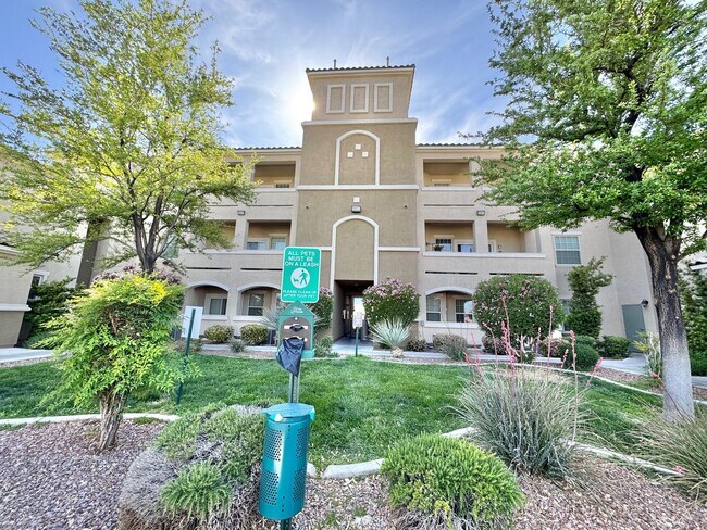 Primary Photo - DISCOVER CONTEMPORARY LIVING IN THIS STYLI...
