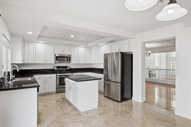 Building Photo - Exquisite 5-bed, 3-bath home w/ spacious 3-car garage offers luxurious living & effortless entert...