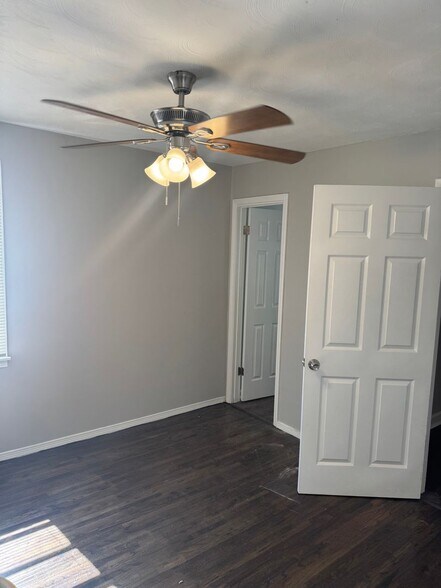 Building Photo - 3575 Millard Rd