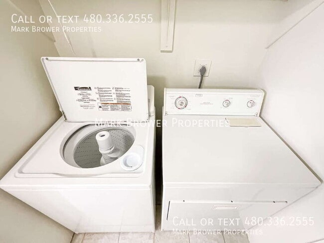 Building Photo - 5262 W Fairview St