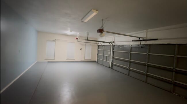 Building Photo - 408 Hidden Oaks Cir