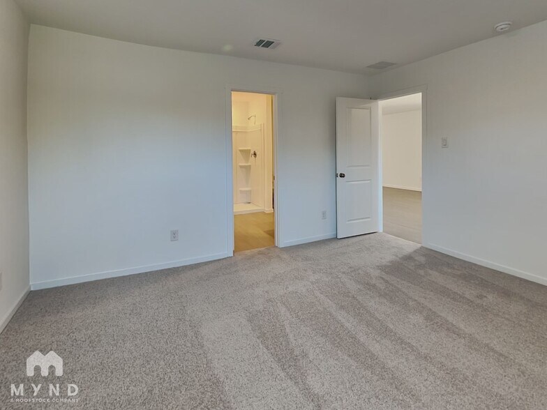 Building Photo - 2049 Belgian Dr