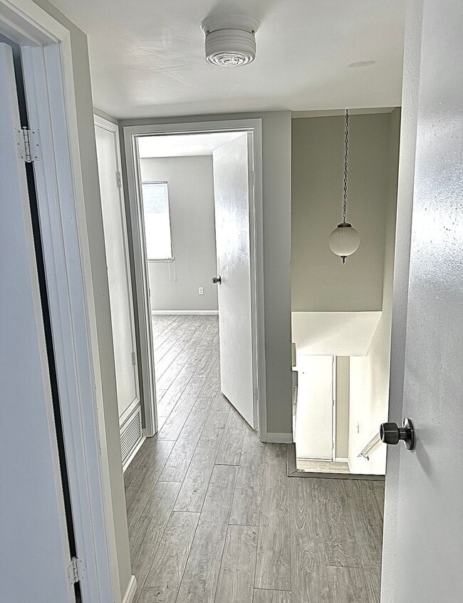 Building Photo - COMING SOON!! Charming 3 Bedroom Condo in Gated Palm Springs Community!