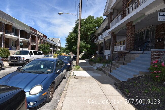 Building Photo - Great 3BR/2BA unit with Central air and la...