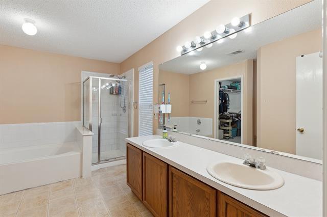 Building Photo - 2911 Post Oak Dr