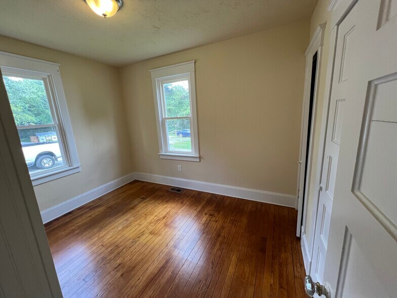 Building Photo - 534 Monkton Rd