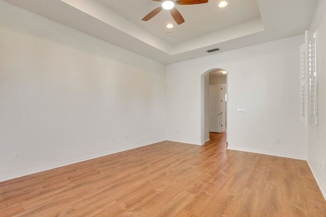 Building Photo - 3912 Heirloom Rose Pl