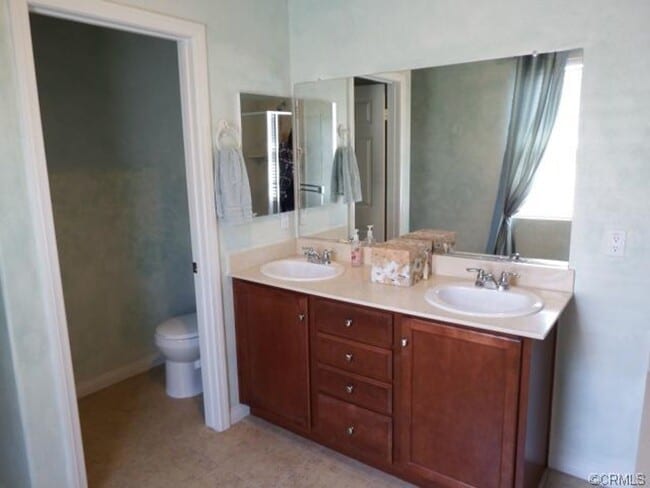 Building Photo - Single Story 3 bed 2 bath with Den