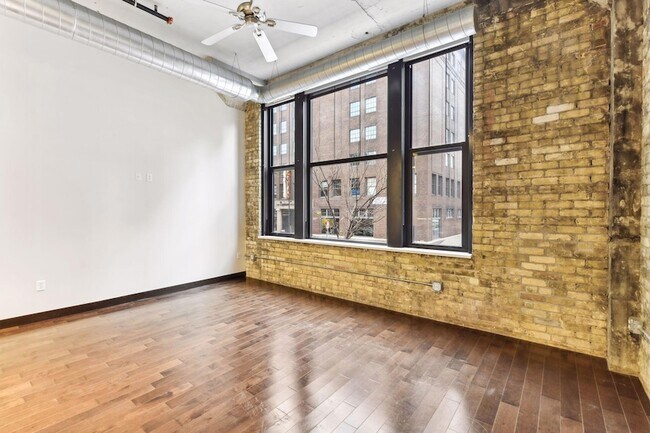 Building Photo - 618 N Washington Ave