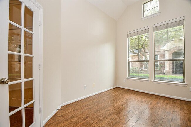 Building Photo - 3306 Silverbrook Ln